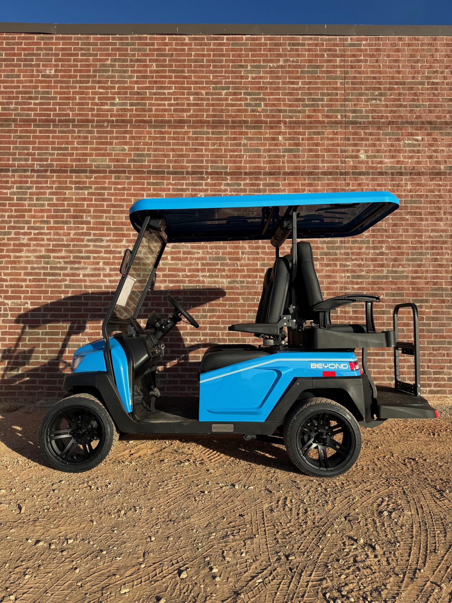 2026 Golf Cart Bintelli 6pr Power Lithium-Ion for sale - Image 2